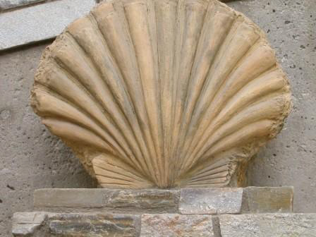 Pecten Finial